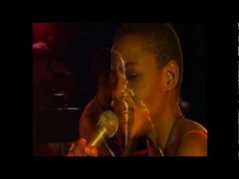 Christina Goh live @ Menilmontant theater Paris