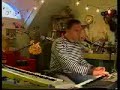 Ajánlom figyelmedbe az éneklés elötti időintervallumot amíg megértette a szöveget :D!