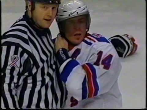 Theoren Fleury vs Kyle Calder