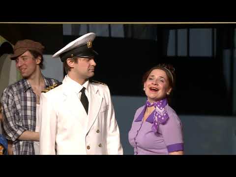 Глава государства посетил Государственный молодежный драматический театр «С улицы Роз»