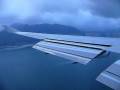 videos de Qantas QF029 VH-OEB 28MAY08 Melbourne to Hongkong, Arrival HKG RWY 07L.