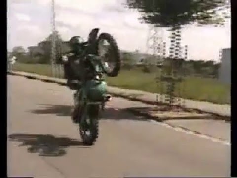 Kamikaze Riders Stunts In Brussels 2005