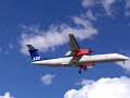 DASH 8 Q400 Landing