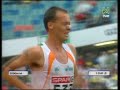 5000m Final del Campeonato de Europa de atletismo Goteborg 2006 celebrado en agosto de 2006.

Algo más de dos kilómetros finales con el desenlace de la prueba después de un inicio rápido, 2:41 para el primer mil lanzado por el noruego Marius Bakken, para un segundo mil lentíisimo a 3:04 y un tercer kilómetro con algún cambio de ritmo pero nada definitivo. La prueba se rompió a falta de 1400m con un brutal cambio de ritmo del irlandés Alistair Crag, que tuvo que retirarse unos 250m después por una lesión en el gemelo, dejando la carrera rota y a Jesús España en cabeza, neutralizado rápidamente por Farah, Akas y Liefers, con la carrera ya lanzada, el 4ºkm se cubrió en 2:39 para, en progresión, finalizar en 2:26 el último con victoria en los cuadros para Jesús España y, atención, la espectacular remontada final de Juan Carlos Higuero para colgarse el bronce y dejar sin medalla al turco Akas. El francés fue 5º, dio positivo en enero del 2007 por EPO, el sexto, el tercer español, Pablo Villalobos, superando en los metros finales a un 