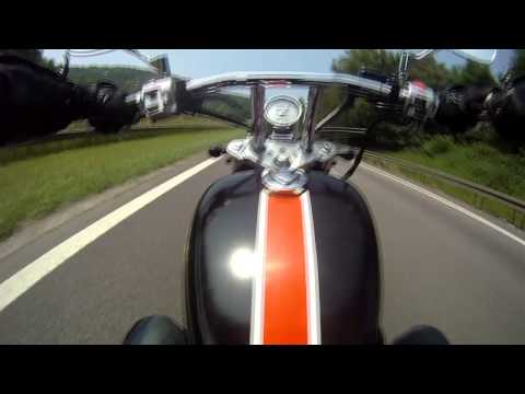 Vt600 - http://www.pixelsnowis.fr Première vidéo à bord de ma nouvelle monture ! Il s'agit d'un VT 600 C Shadow de 1992. A travers la campagne, l'autoroute et la vil...