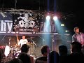 Giganten im Wohnzimmer - 3 feet smaller - Strike Back