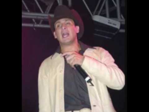 VIDEO DE LOS ZETAS CON LA CANCION DE VALENTIN ELIZALDE video de los zetas con la cancion de valentin elizalde: