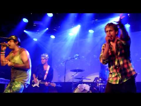 Jack Parow (w/ Die Heuwels Fantasties) – Die Vraagstuk @ Melkweg