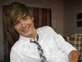 EXTRA NEWS #256 ZAC EFRON WON'T DISH ON PRIVATE LIFE