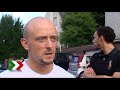 Tragisch endete heute Nachmittag ein Umzug einer Schützenbruderschaft im idyllischen Städtchen Menden (Märkischer Kreis). Aus bislang noch völlig unklarer Ursache war hier ein 79-jähriger Mann mit seiner Mercedes A-Klasse in eine Menschenmenge gerast. Bei dem Aufprall wurden zwei Menschen getötet, vier Schwerstverletzt und neun Personen leicht. Desweiteren befinden sich 30-35 Personen in der Obhut der Feuerwehr. Fünf Rettungshubschrauber flogen die Schwerstverletzten in umliegende Krankenhäuser. Die Feuerwehr und die Rettungskräfte waren mit einem Grossaufgebot vor Ort.