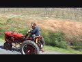 Johanne et Claude en farmall