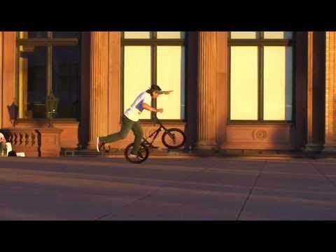 BMX BIKES TRICKS STUNTS CRASHES