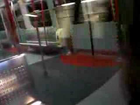 兩部港鐵列車 ( MLR ) @ 港鐵紅磡站~港鐵尖東站之隧道