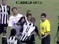 Jugador de Botafogo sacó tarjeta amarilla al árbitro chileno