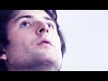 Sébastien Lecca, artiste peintre, développe un  concept pictural  « modulaire et interactif ». A partir de toiles amovibles, le public peut composer lui-même son propre tableau et interagir avec l'œuvre. C'est un art de l'instabilité, de la plasticité des significations. Le sens y est introduit par la substitution, le déplacement, la continuité, l'ajout et la suppression.http://www.lecca.netwww.myspace.com/ezzinrose