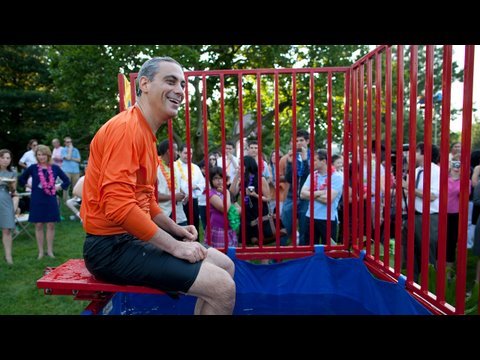 President Obama Dunks Senior Advisors
