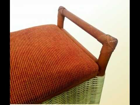 Sitztruhe / Wäschetruhe / Wäschekorb aus Rattan in Kirschbaum - www.flechtkunst-grau.de