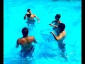 culiblanco en la piscina de prado