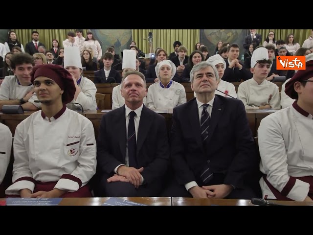 Cucina italiana patrimonio Unesco, il momento della proclamazione e l'applauso dei cuochi