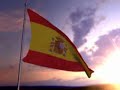 Eran cuatro camaradas,cuatro camisas azules.Eran cuatro camaradas,cuatro camisas azulesy veinte flechas bordadascuatro camisas azulesy veinte flechas bordadas.Uno cayó cara al solbajo el cielo del Jarama.Uno cayó cara al solbajo el cielo del Jarama,las flechas de su camisase hicieron rosas en grana,mientras tras voces decían: -Yo tenía un camarada.Cayó el segundo en la cumbrede una montaña nevada.Cayó el segundo en la cumbrede una montaña nevada,lívido de amaneceres sobre la nieve manchada,mientras dos voces decían:- Yo tenía un camarada.Otro se marchó al luceroque en el ciclo le esperaba.Otro se marchó al luceroque en el cielo le esperaba,donde falangistas muertosforman centurias de plata,mientras una voz decía:- Yo tenía un camarada.Un beso de fuego y plomomordió la última palabra.Un beso de fuego y plomomordió la última palabra,jinetes sobre los montescuatro luceros cabalgan,y el eco va repitiendo: - Yo tenía un camarada.Si les quieres escribir,ya sabes su paradero.Si les quieres escribir,ya sabes su paradero, junto con los camaradasque hacen guardia en los luceros.Junto con los camaradasque hacen guardia en los luceros.