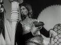 Isečak iz filma Čudotvorni mač, iz 1950-e, u režiji Vojislava Nanovića.Uloge:Rade MarkovicVera Ilic-DjukicMilivoje ZivanovicMarko MarinkovicMihajlo-Bata PaskaljevicMilan AjvazMiroslav BelovicLjubisa JovanovicJovan NikolicLjubisa PavlovicIvan PredicNadja ReginAleksandar StojkovicMiodrag 'Mladja' VeselinovicPavle VugrinacPavle VujisicVilma ZedrinskiStevo ZigonZora ZlatkovicEvil Bas-Celik is terrorizing people, but only the magic sword can harm him. A young hero goes on the dangerous quest to find that sword.One of the fist movies in Socialist Federal Yugoslavia that did not have WWII as a subject, as was the 