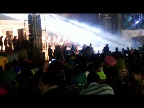 Gippy grewal live on rose festival chandigarh.