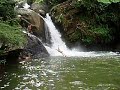 Dois corajosos se arriscando em uma cachoeira demoniaca...xD