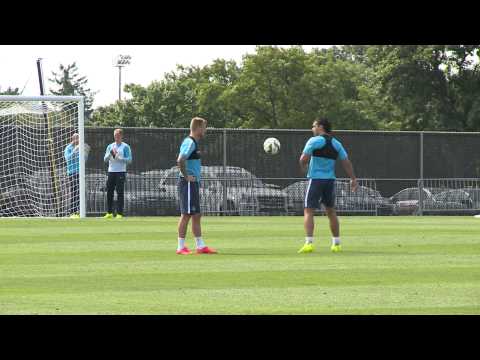 Video: SKILLS Karim Rekik Performs the 'Round the World' Trick in Training