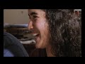 uk trailer:
the city of s�te, on the harbor.

mister beiji, a weary sixty years old, is still grinding it out at the shipyard, in a job that has become more painful as the years have worn on. a divorced head of family, he desperately tries to remain close to his loved-ones, a task made the more difficult because of family break-ups and seething tensions which seem to be about to erupt, and which financial difficulties only exacerbate. in this delicate part of his life, it seems like everything contributes to his feeling of uselessness. he has carried the weight of what he sees as his failure for a long time and his only thought is to overcome it by founding his own business, a restaurant. but it isn't going to be easy. his income is insufficient and irregular, and falls far short of what he'll need to realize his ambition. that doesn't keep him from dreaming about it, talking about it, mostly to his family. that family is, little by little, drawn together around the plan, which has for one and all taken on the symbolic value of a quest for a better life. thanks to their can-do attitude and all their hard work, the dream will come true...

well, almost...