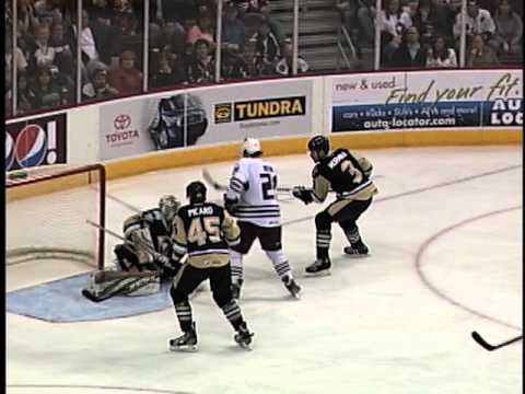 Cameron Schilling - Hershey drops the Wilkes-Barre/Sctaton Penguins 4-1.