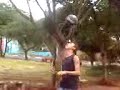 kabe�a jogando bola