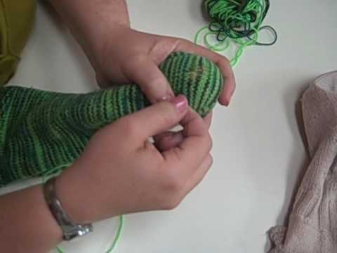 how to repair knitted socks