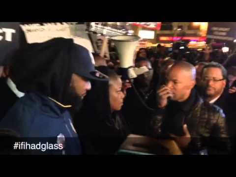 Jamie Foxx Sings For Trayvon Martin’s Parents
