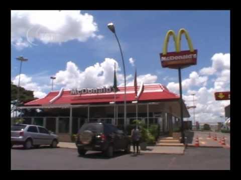 McDonald's tem que ajustar jornada de trabalho de todas as lojas da rede no país