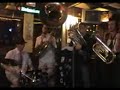 Fanfare God Save The Cuivres au Bar Le Breughel à Toulouse Fanfare God Save The Cuivres au Bar Le Breughel à Toulouse
