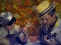BOSKO & HONEY'S fingerpickin' love-in