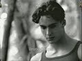 Olha soh o Renato Russo no clipe dele Strani Amori da musica Equilibrio Distante, o video foi editado por esupsi