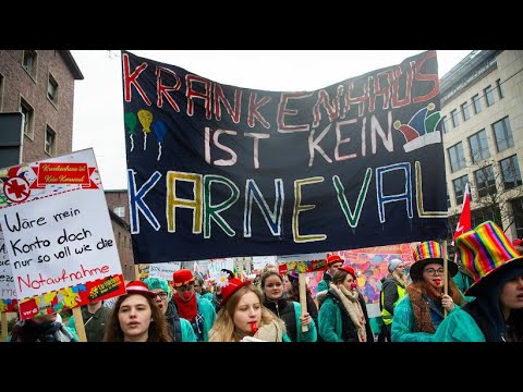 Kln: Warnstreik - Pfleger demonstrieren gegen Kran ...