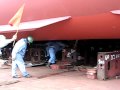 タンカー進水式　安全装置取り外し作業