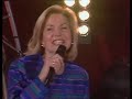 jacqueline boyer - mitsou 2000 
original von 1963 

es war am fudjijama 
im kirschenparadies,
er war aus yokohama 
und fand sie einfach s�ss.

mitsou, mitsou, mitsou,
mein ganzes gl�ck bist du.
den kimono tr�gt keine
so schick wie du alleine.

mitsou, mitsou, mitsou,
was sagst denn du dazu
ich weiss was f�r uns beide,
das w�r so sch�n mitsou.

heute abend ist laternenfest
wo sich manches gut bereden l�sst.
wenn der mond scheint in der lotoszeit,
ist die liebe nicht mehr weit.

mitsou, mitsou, mitsou,
mein ganzes gl�ck bist du.
laternen in den b�umen,
die laden ein zum tr�umen.

mitsou, mitsou, mitsou,
was sagst denn du dazu
wir wollen nichts vers�umen,
vom grossen gl�ck, mitsou.

heute abend ist laternenfest
wo sich manches gut bereden l�sst.
wenn der mond scheint in der lotoszeit,
ist die liebe nicht mehr weit.

es war am fudjijama 
zur kirschenbl�tenzeit,
da n�hte sie aus seide 
ein wei�es hochzeitskleid.
