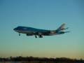 videos de KLM ASIA 747-400 Landing in Toronto on runway 06R