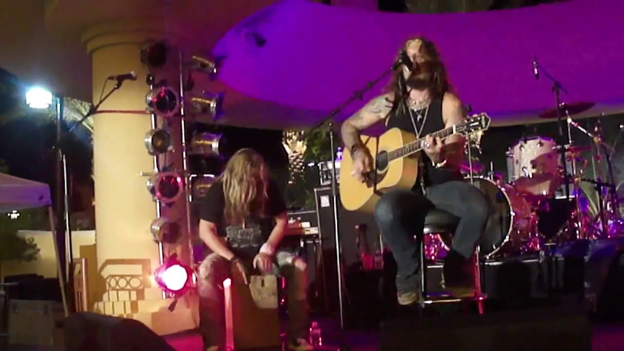 MAN IN THE MOON John Corabi w/ Troy Patrick Farrell 10.01.2011 South Point Vegas