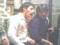 Il Duo della Valle inversa si cimenta nel loro cavallo di battaglia: Passeggiando per Milano, la canzone con il fischio...