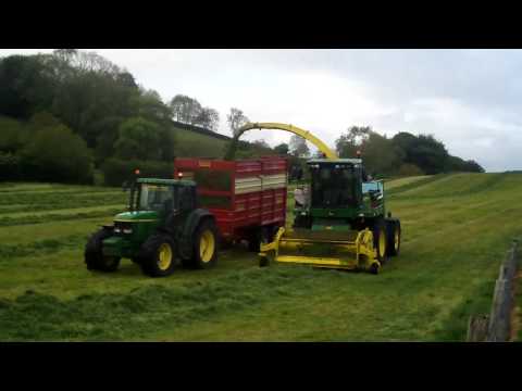 6920, 6910s 6910 and a massey 5470 with herron silage trailers 6920, 6910s 6910 and a massey 5470 with herron silage trailers