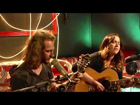 theMusic Session: Catherine Britt - Charlestown Road