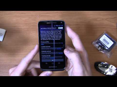 how to remove the battery from motorola electrify m