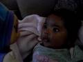 videos de Baby and her gloworm