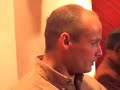 Yvan Perrin teste le pistolet Taser