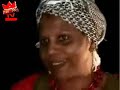 retrouvez l'�mission
nout nasyon
nout kiltir
su:
http://www.myspace.com/charette97420tv

po�sie cr�ole finement cisel�e, musique m�tiss� et aventureuse : nathalie natiemb� plonge le maloya dans une nouvelle �re.

ceux qui l'ont crois�e, sur son �le de la r�union ou lors de l'une de ses escapades sc�niques en europe, le savent : nathalie natiemb� est un ph�nom�ne. c'est la quarantaine pass�e, en 1997, qu'elle commence � prendre les sc�nes d'assaut. son charisme naturel, �tonnant comme d�tonnant, fera le reste ; le public est conquis par son unique �nergie, sa po�sie mixant intimes inspirations et aspirations actuelles aux � zistoir son p�i �. a capella, parfois juste accompagn�e de son triangle, natiemb� n'a pas besoin d'artifices pour passionner. � sanker � est son second opus, enregistr� avec des musiciens des �les voisines, parmi les plus influents de l'oc�an indien : l�lou menwar le mauricien pose sa patte noire, comme r�gis gizavo le malgache son accord�on. sami pageaux, fils de l'embl�matique danyel waro, et jean amemoutou, petit fils du chanteur populaire maxime laope, sont les fid�les percussionnistes pr�sents tout au long des plages du disque comme en tourn�e. son �me de rockeuse impr�gne son maloya ; juste sa voix filant le blues, et un roul�r, le tambour ancestral, pour rythmer les mots, natiemb� chante l'afrique et sa rencontre avec le mozambique (� zanamatop� �), terre de ses anc�tres qu'elle prie dans l'�mouvant � ex voto �, po�tise son �le en rendant hommage � cilaos, tout en gardant les yeux ouverts sur la r�alit� de la vie partout et ailleurs...

http://www.myspace.com/nathalienatiembe
