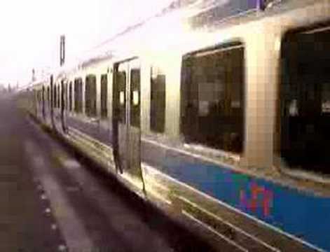 ＪＲ九州　九州工大前駅　４１５系１５００番台　到着風景